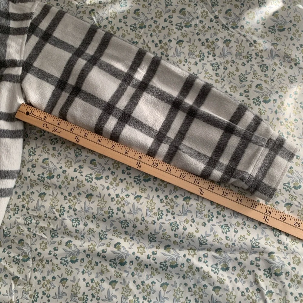 Thread & Supply Plaid Shacket Jacket Gray & White Button Front Lined Size Small - Picture 9 of 13